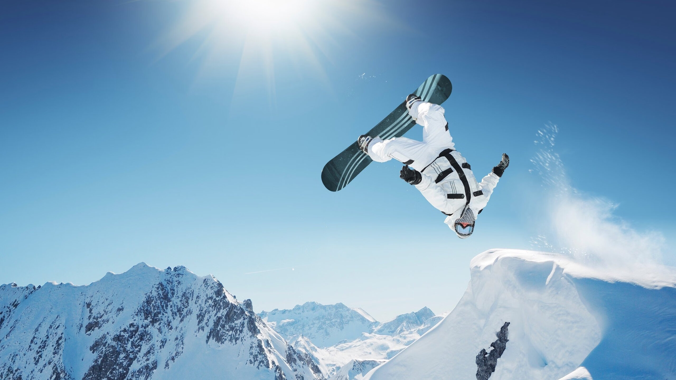 西甲联赛：马德里双雄鏖战，积分拉锯战进入最后冲刺，西甲马德里德比直播